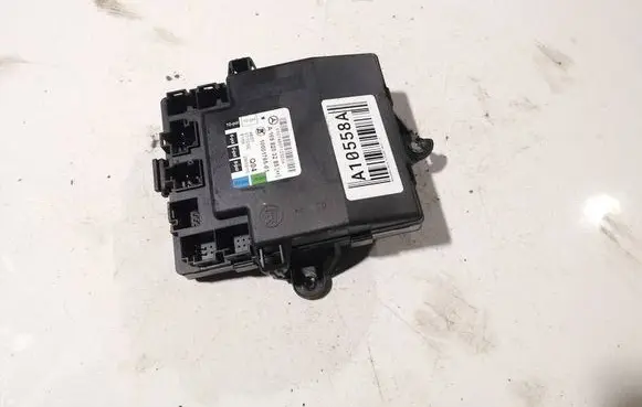 Mercedes-Benz B W245 Door control unit/module A1698203285