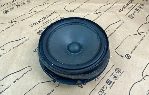 Volkswagen Polo V 6R Subwoofer speaker 6C0035710