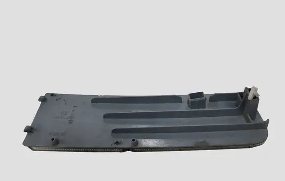Volkswagen PASSAT B4 Front reflector 3A0941777 858051