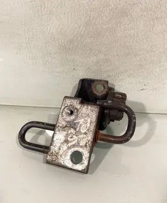 Audi A6 S6 C6 4F Front door lower hinge 