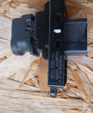 Hyundai i30 Quarter vent window switch 