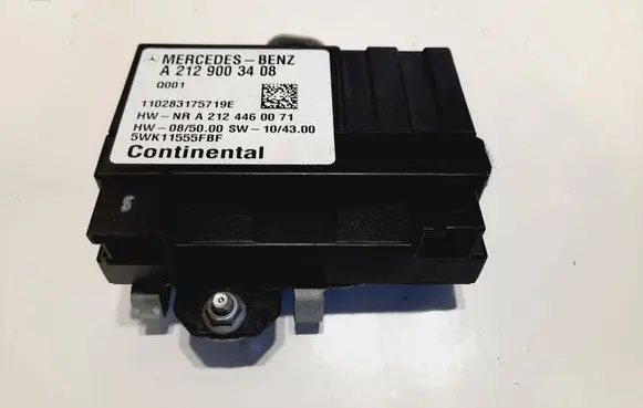 Mercedes-Benz S W221 Fuel pump relay 