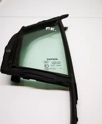 Toyota Yaris Front vent window/glass (coupe) 682160D010 43R00097