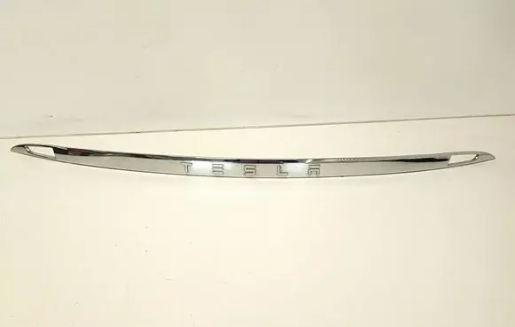 Tesla Model S Tailgate trim 102577600A