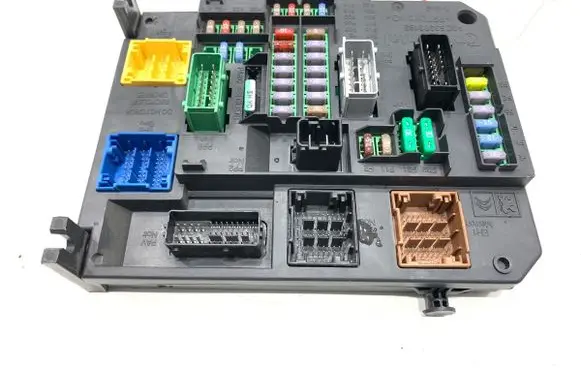 Peugeot 508 Other control units/modules 9806687980