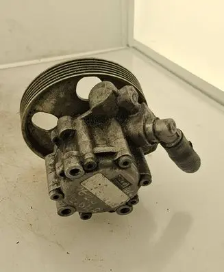 Peugeot Expert Power steering pump 9637000880
