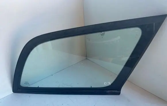 Toyota Avensis T220 Rear side window