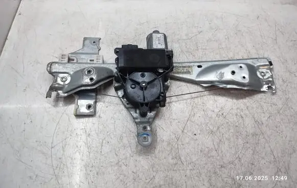 Peugeot 308 SW Rear door window regulator with motor 9675463680