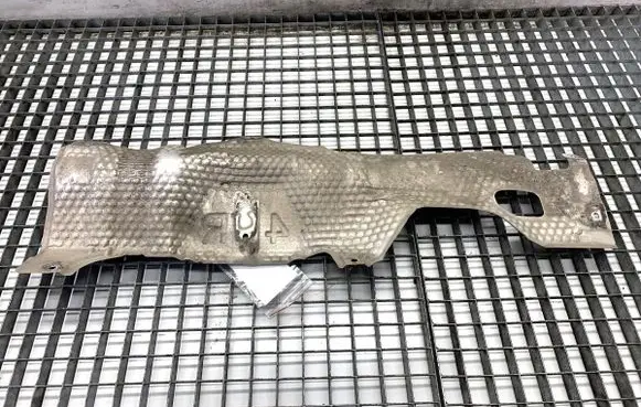 Mitsubishi Outlander Exhaust heat shield 