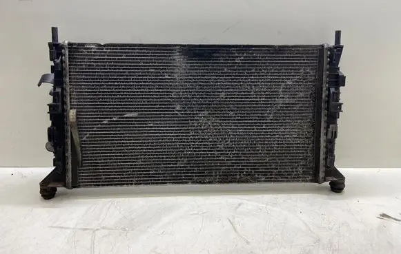 Ford Focus Coolant radiator 3M5H800