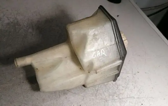 Mitsubishi Carisma Coolant expansion tank/reservoir 30804963