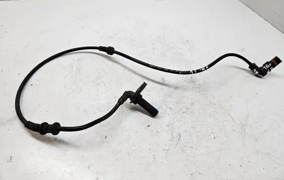 Mercedes-Benz E W212 ABS brake wheel speed sensor A2129053303