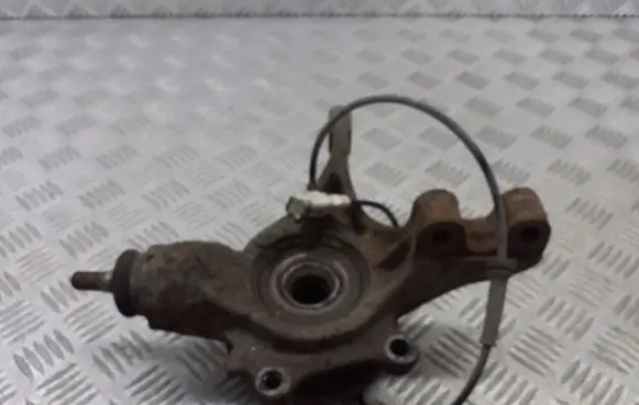 Peugeot 307 Front wheel hub spindle knuckle