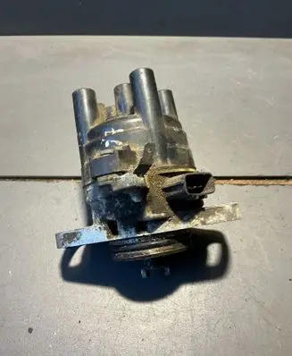 Mazda 323 Spark distributor T2T54171