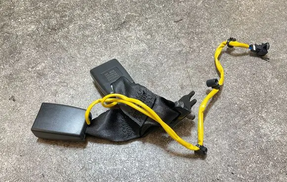 MG MG4 ev Rear seatbelt buckle 20230820 11235493