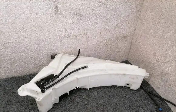 Land Rover Discovery 5 Windshield washer fluid reservoir/tank HY3217B613AC HY3217B613