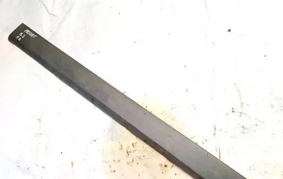 Volkswagen PASSAT B3 Front door trim (molding) 357853516