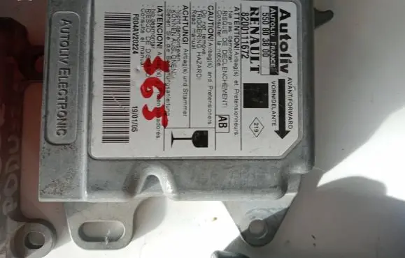 Renault Scenic I Airbag control unit/module 8200111672
