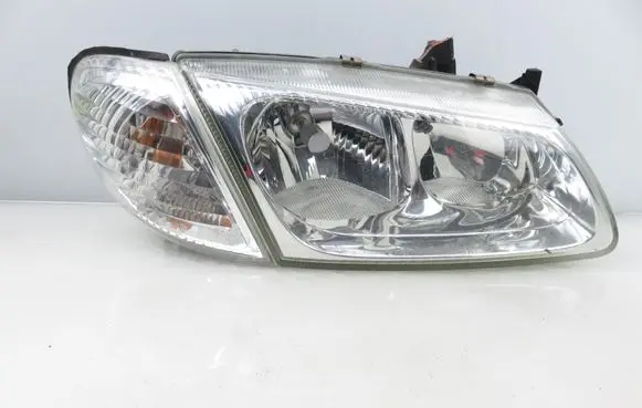 Nissan Almera N16 Headlight/headlamp 89003330
