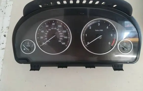 BMW 5 F10 F11 Speedometer (instrument cluster) 1044663 928048501