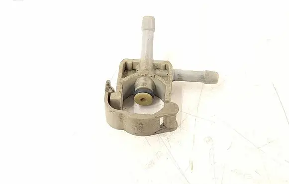 Mercedes-Benz C W204 Fuel line pipe 6460701832 6460701732