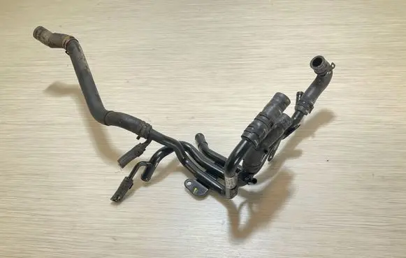 Audi Q3 8U Air intake hose/pipe 04L121064AE