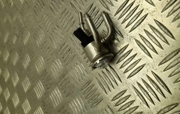 Fuel injector