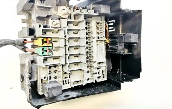 Peugeot 406 Fuse box set 9628024480