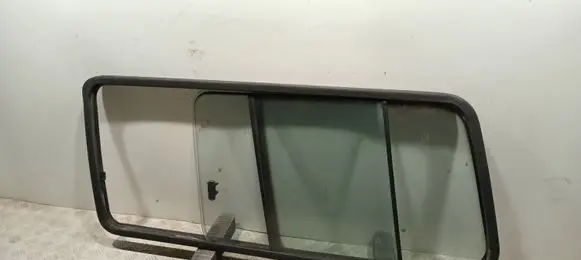 Nissan Patrol 260 Rear side window