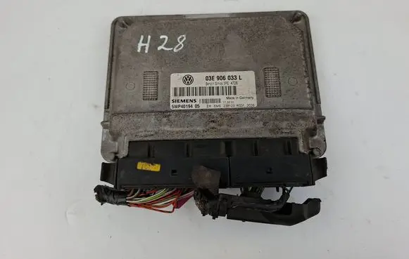 Volkswagen Polo Engine control unit/module 03E906033L 5WP4019405