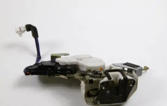 Suzuki Liana Rear door lock