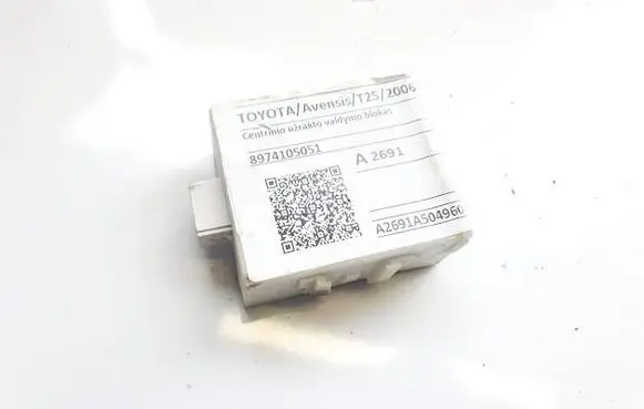 Toyota Avensis T250 Door control unit/module 8974105051