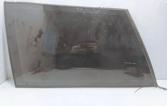 Volkswagen Golf IV Rear side window As2