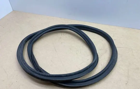 Audi A4 S4 B6 8E 8H Trunk rubber seal (body)
