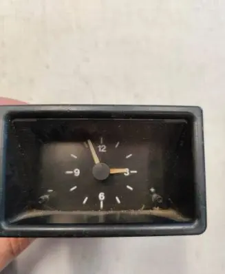 Volvo 440 Clock 435546