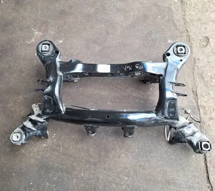 BMW 1 E82 E88 Rear axle beam 6783714 33316783714