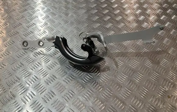 BMW 5 G30 G31 G38 Tailgate hinge 7390413