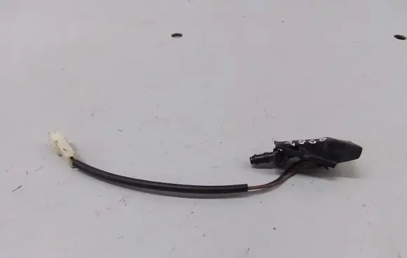 Volkswagen Transporter - Caravelle T5 Windshield washer spray nozzle 