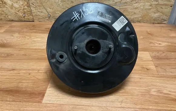 Volkswagen PASSAT B6 Brake booster 3C1614105AH 03787440014