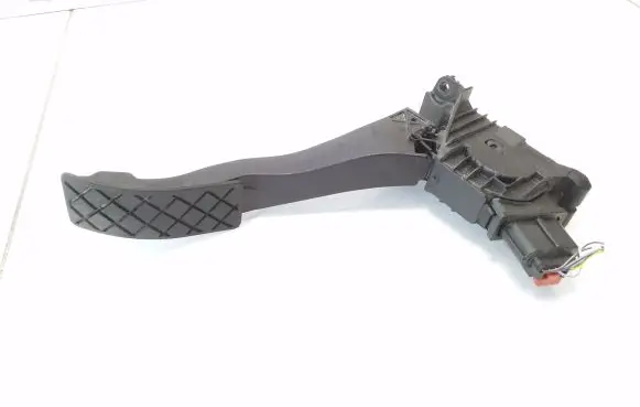 Volkswagen Tiguan Accelerator throttle pedal 5Q1723503J