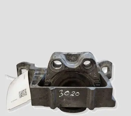 Volvo V40 Engine mount bracket 7140300022