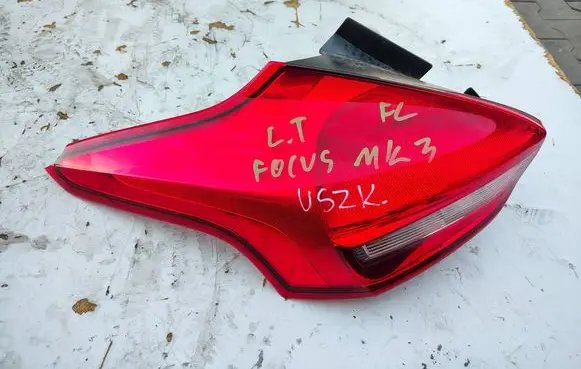 Ford Focus Rear/tail lights F1EB13405B