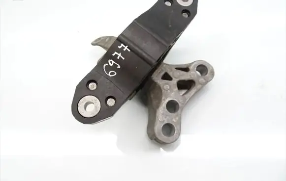 Chevrolet Cruze Engine mount bracket 13248551