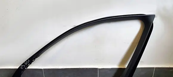 BMW X3 G01 Front door glass trim molding 7410297