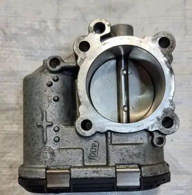 Ford Focus Throttle body valve 7S7G9F991CA