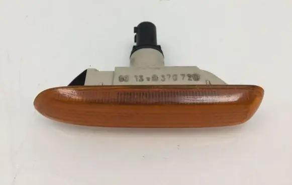 BMW 3 E46 Front fender indicator light 8370720