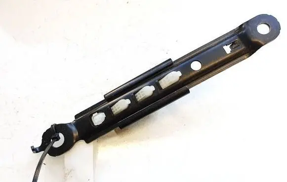 Toyota Auris 150 Seat belt adjustment rail E563001