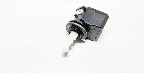 Headlight level adjustment motor