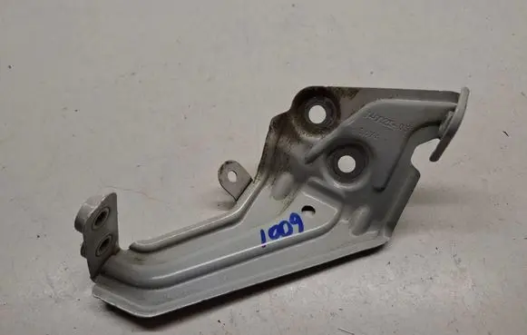 BMW X3 G01 Fender mounting bracket 7400219