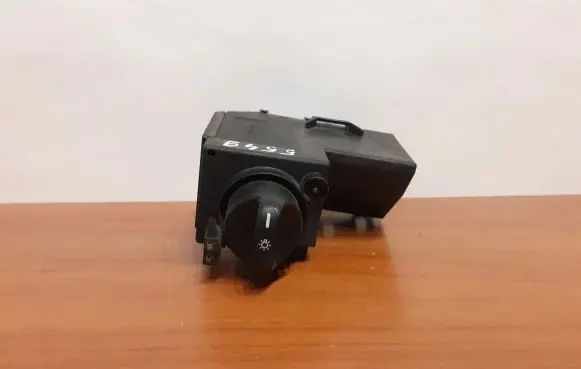 Mercedes-Benz E W210 Light switch 2105451104 5549